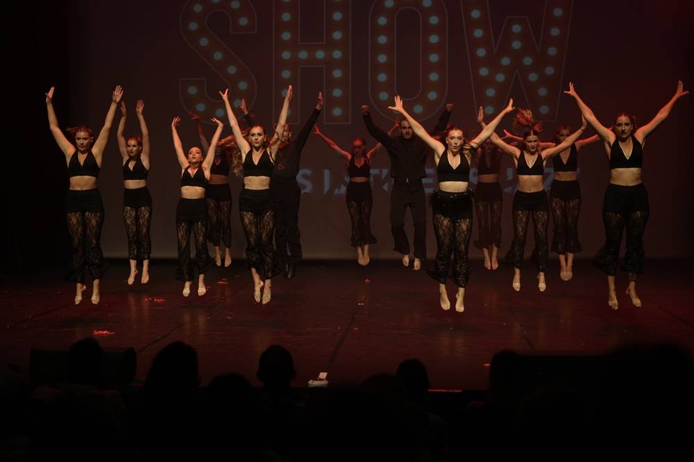 SHOW 4
