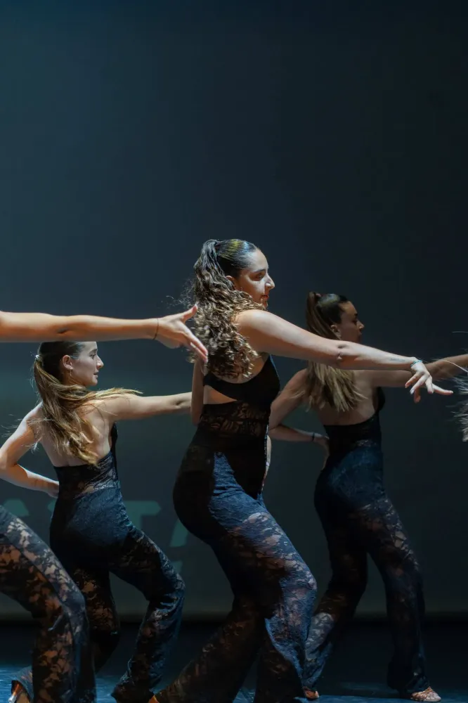 Ladie styling bachata (1)
